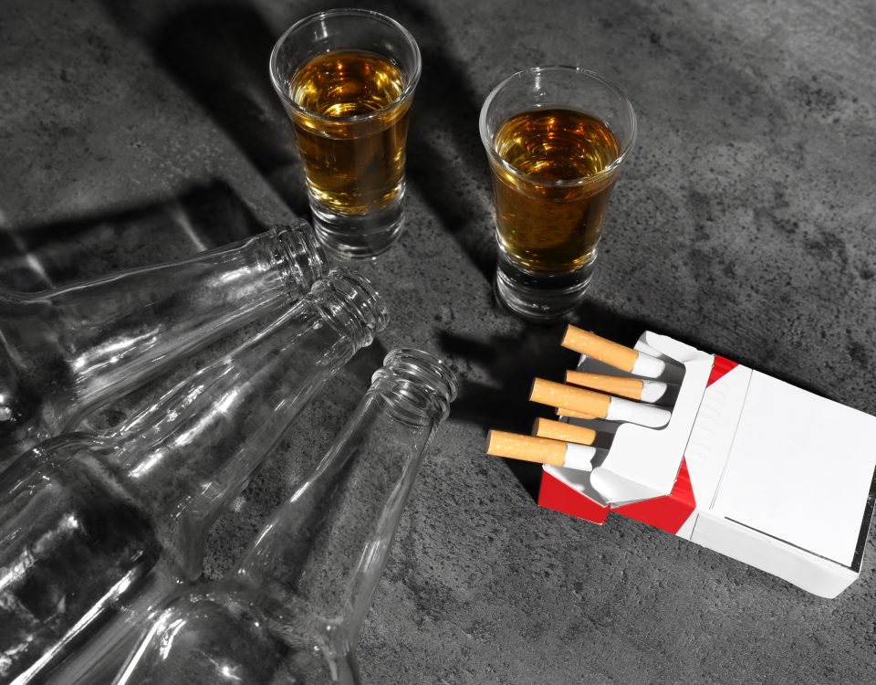Wpływ palenia papierosów i spożywania alkoholu na zdrowie jamy ustne