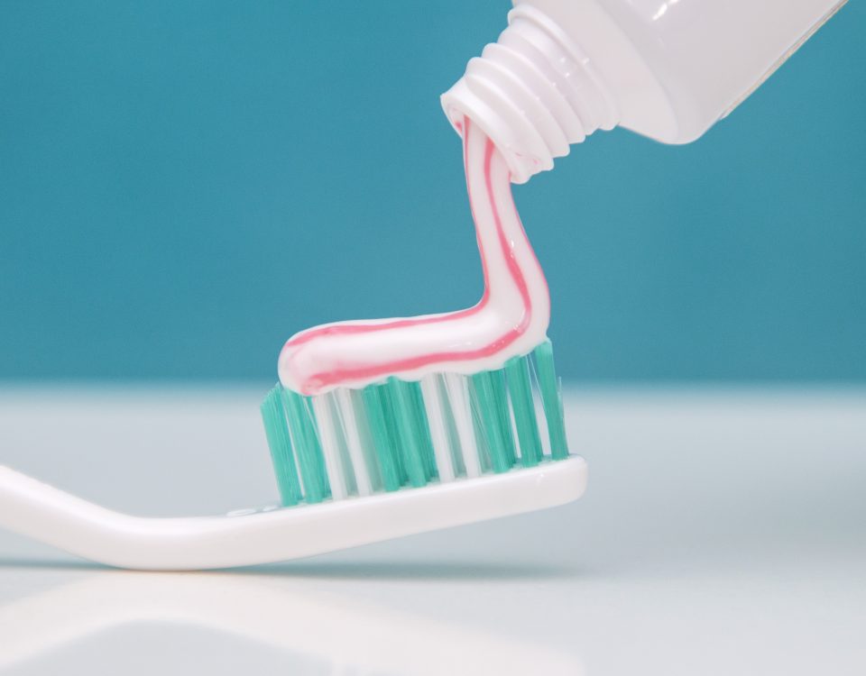 Jak wybrać odpowiednią pastę do zębów dla swoich potrzeb?